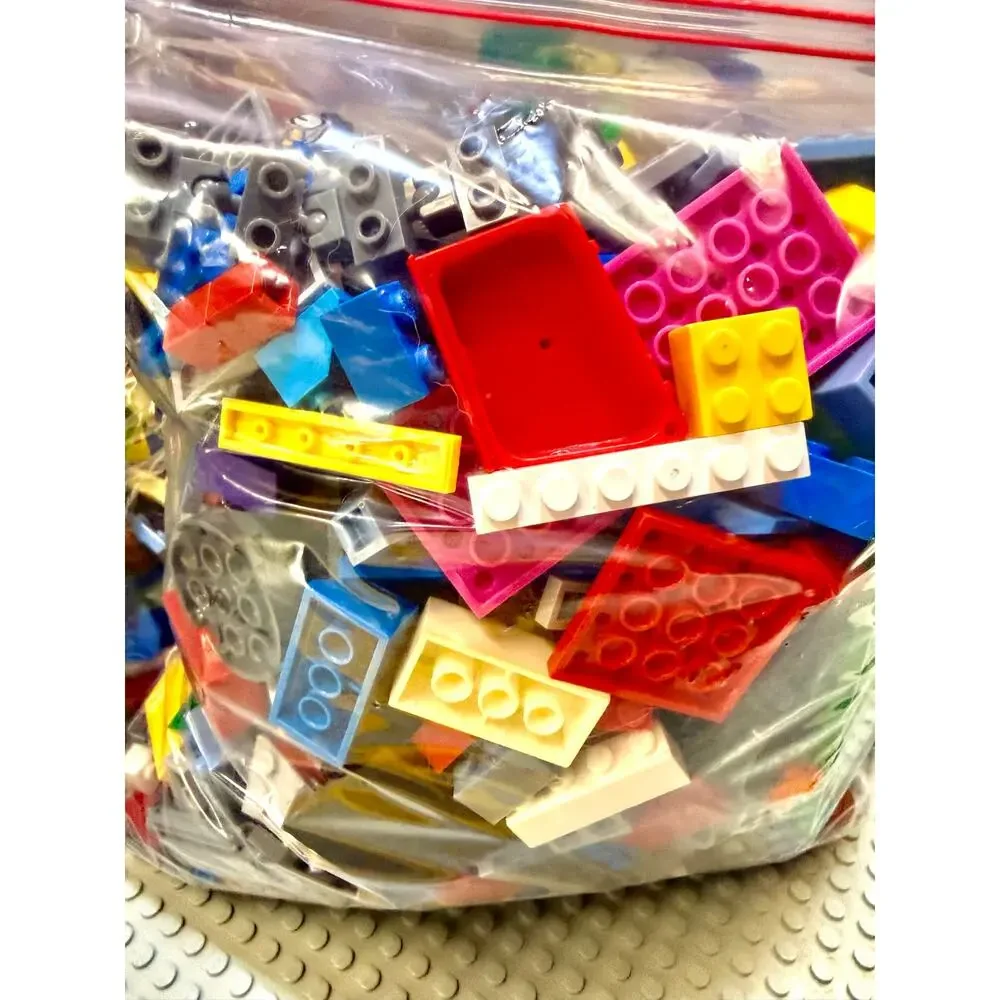 Mixed Lego brand Lego’s almost 10lbs loose blocks